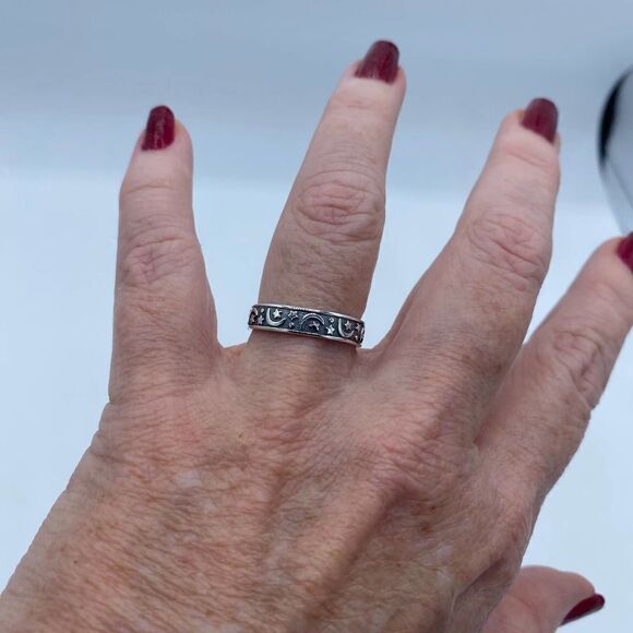 Sterling Silver Moon And Stars Band Ring Sizes 6,7,8 - Picture 5 of 8